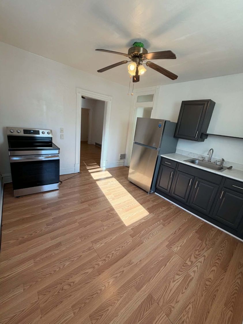 202-204 N. 3rd St., 202 Apt 1 — Kitchen
